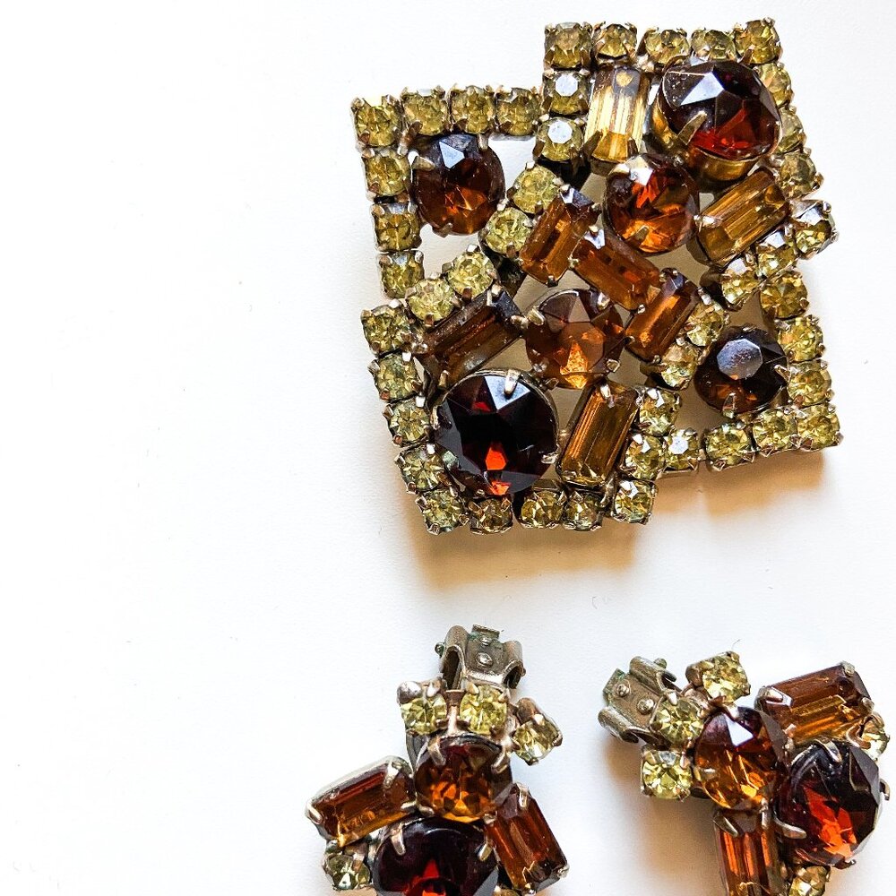 Dramatic 1950s Amber Brooch and Earrings Set